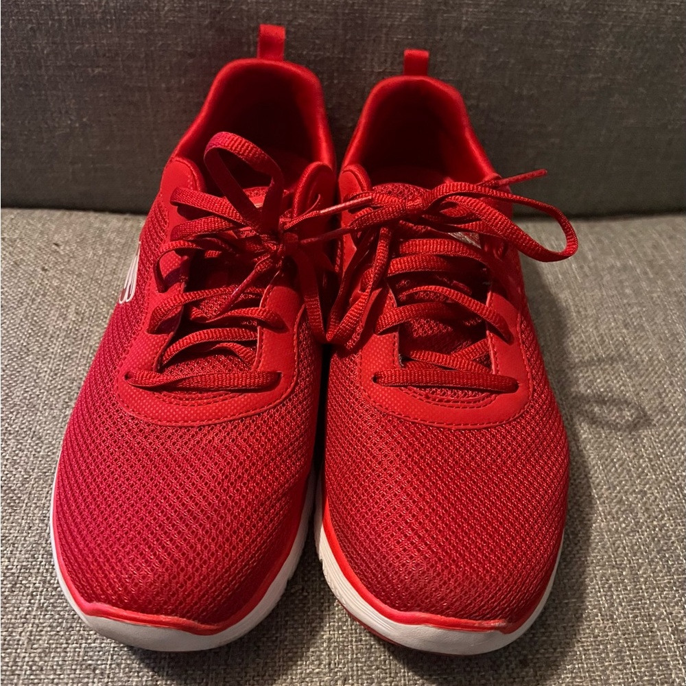 Women’s Skechers Tennis Shoes Size 10 Good/Great Condition